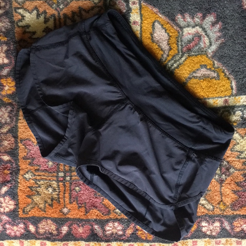 Lululemon 2.5” speed shorts